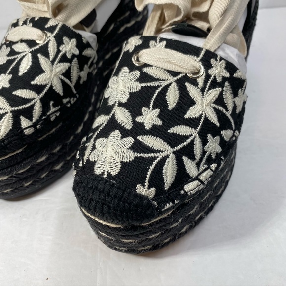 Vince Camuto Women’s Tishea Espadrille Wedge Sandals Black Cream Embroidered NWT - Picture 9 of 14